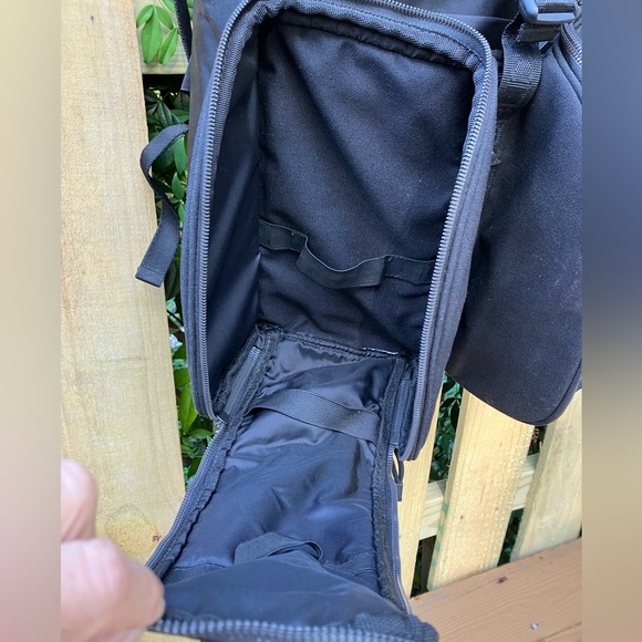 Huge Banana Republic backpack w/tons of storage.Great for travel/hiking/camping. - Picture 8 of 11